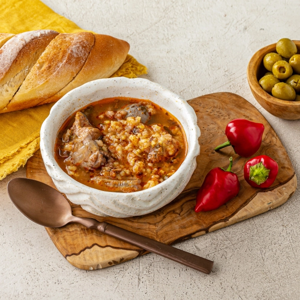 Готовим суп харчо с говядиной, рисом и грецкими орехами